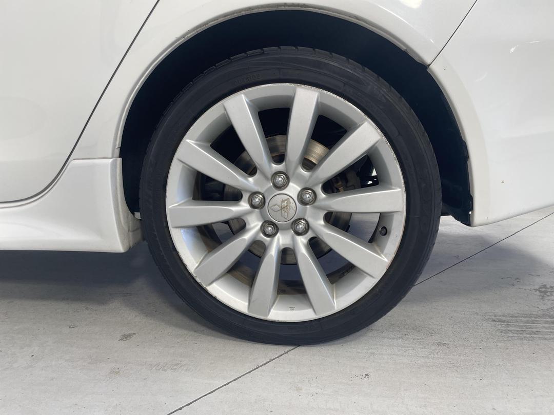 Photo '11' of Mitsubishi Galant