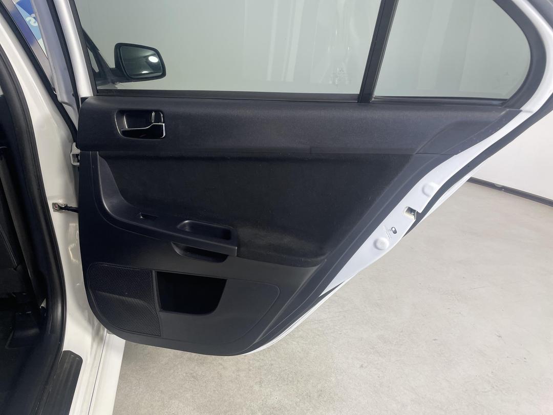 Photo '19' of Mitsubishi Galant