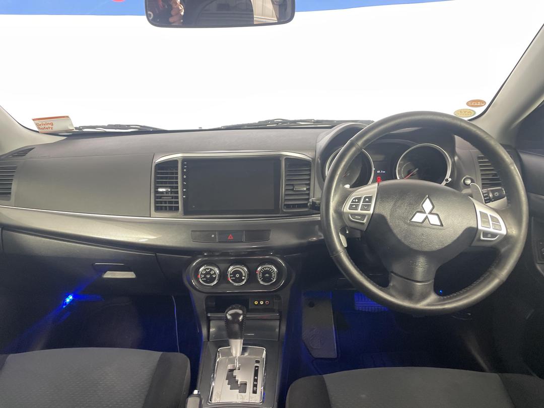 Photo '17' of Mitsubishi Galant