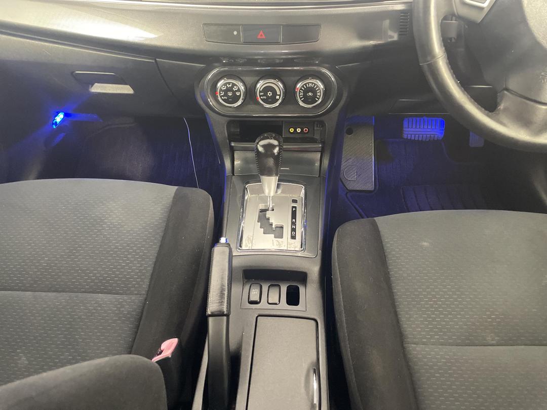 Photo '18' of Mitsubishi Galant