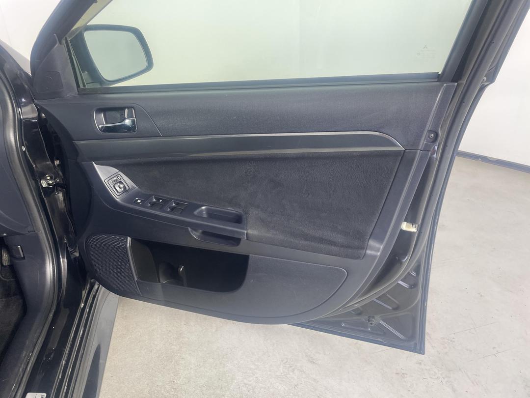 Photo '15' of Mitsubishi Galant