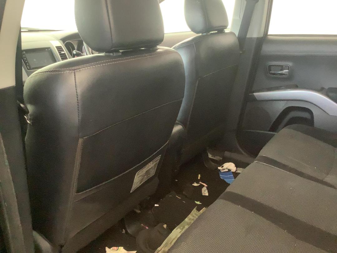 Photo '15' of Mitsubishi Outlander