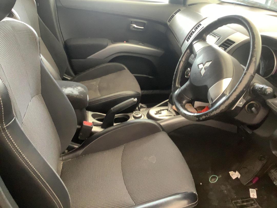 Photo '19' of Mitsubishi Outlander