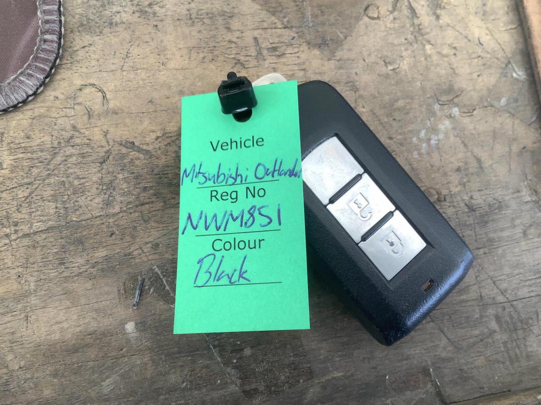 Photo '29' of Mitsubishi Outlander