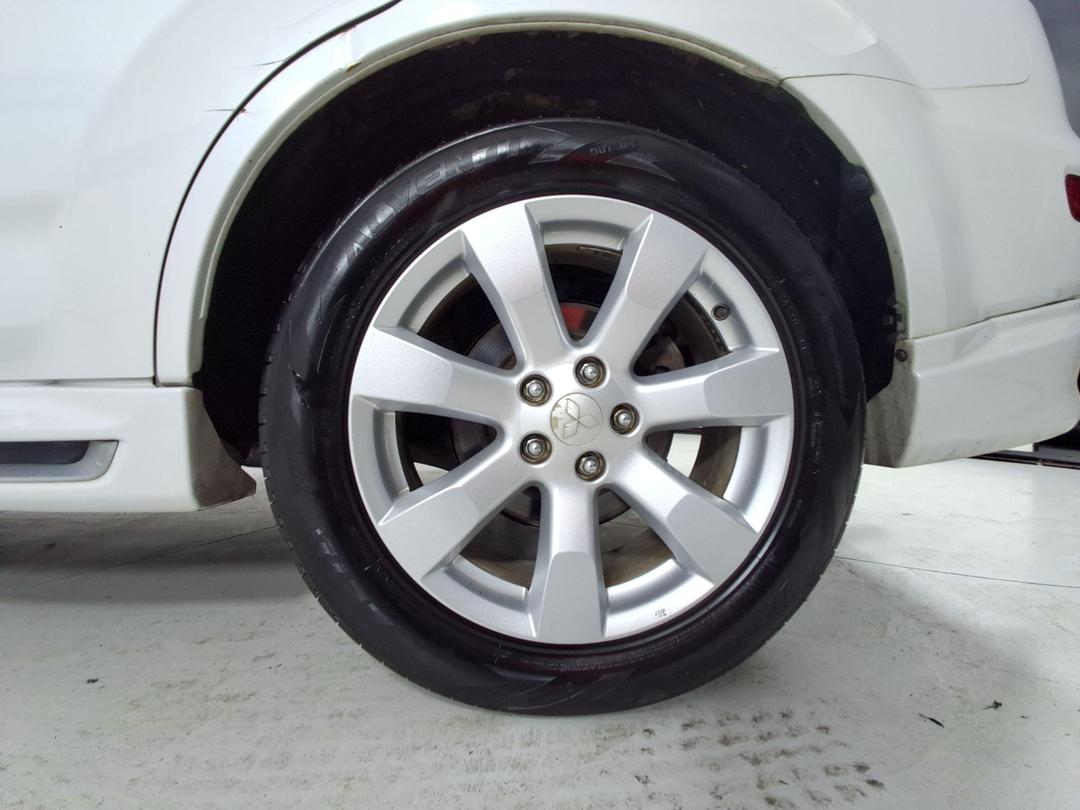 Photo '11' of Mitsubishi Outlander