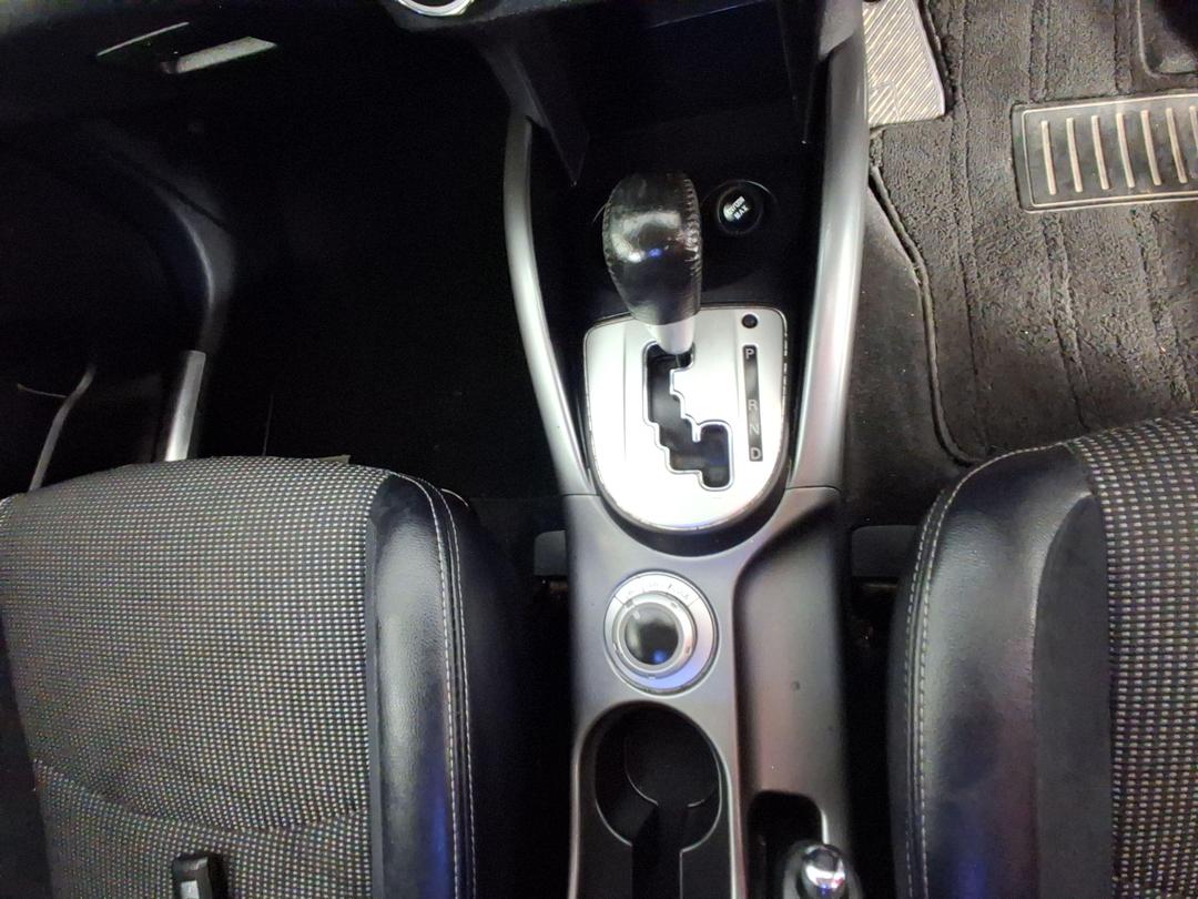 Photo '18' of Mitsubishi Outlander