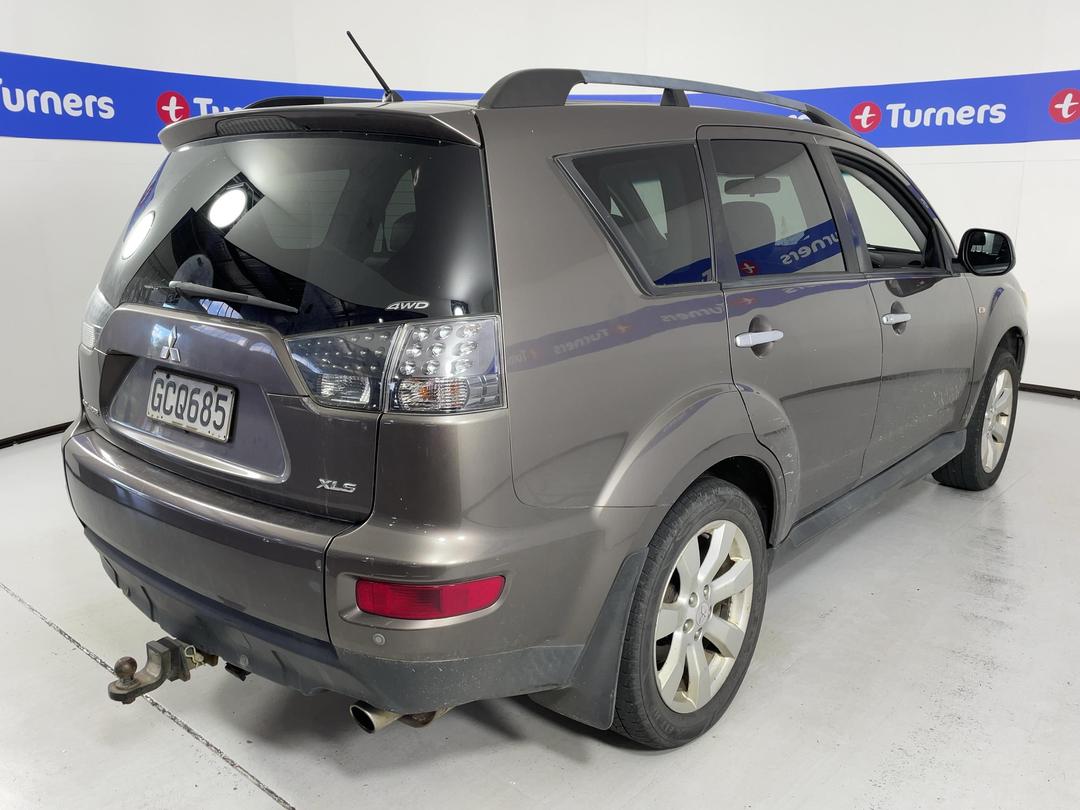 Photo '7' of Mitsubishi Outlander