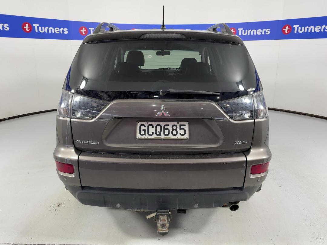 Photo '6' of Mitsubishi Outlander