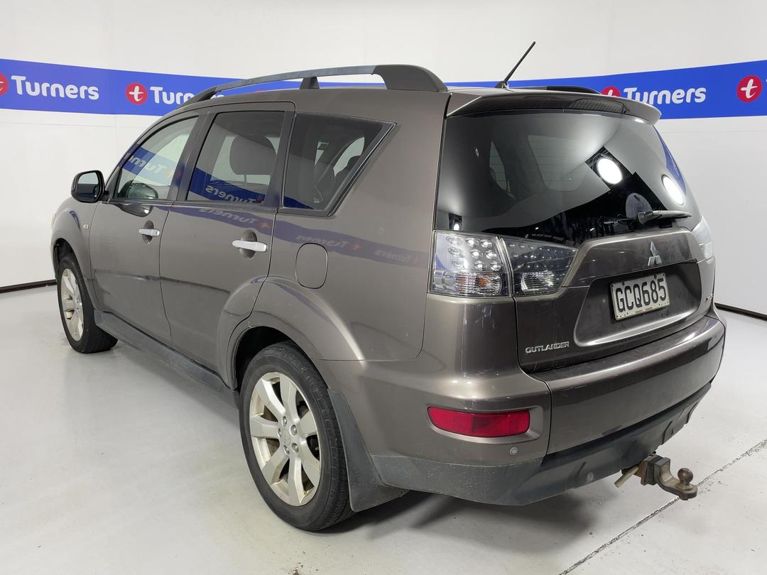 Photo '5' of Mitsubishi Outlander