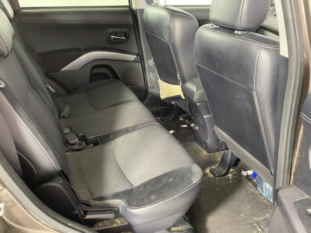 Photo '20' of Mitsubishi Outlander