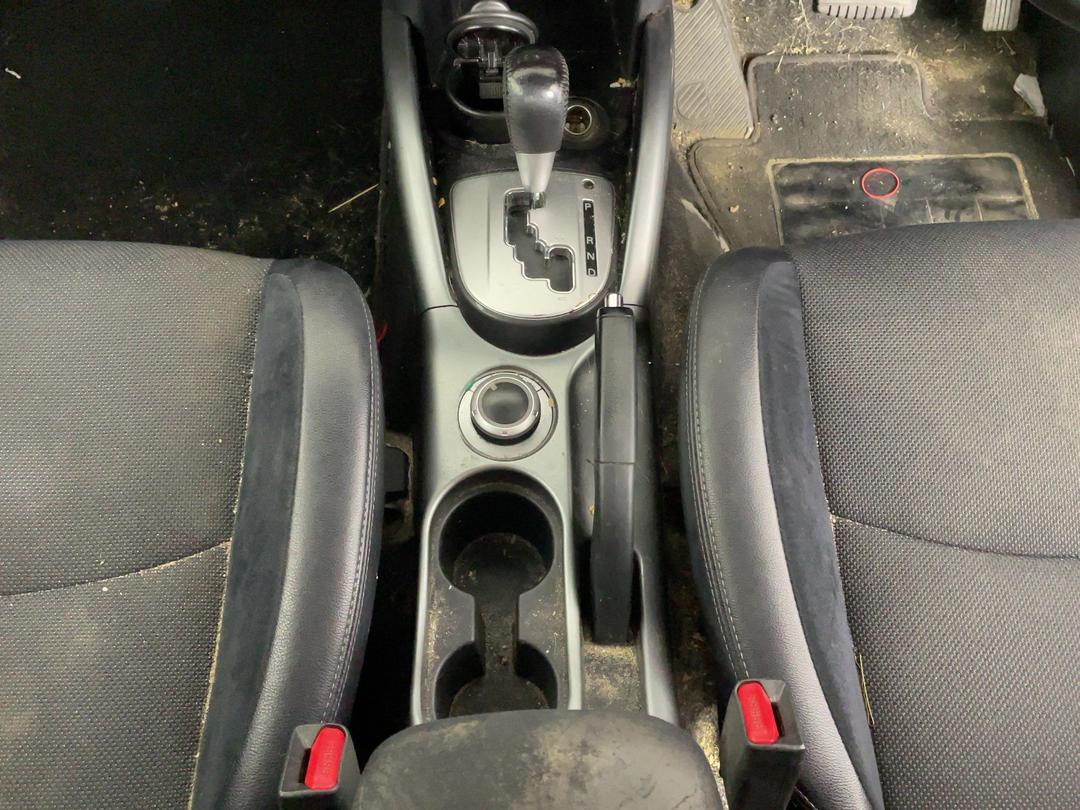 Photo '18' of Mitsubishi Outlander