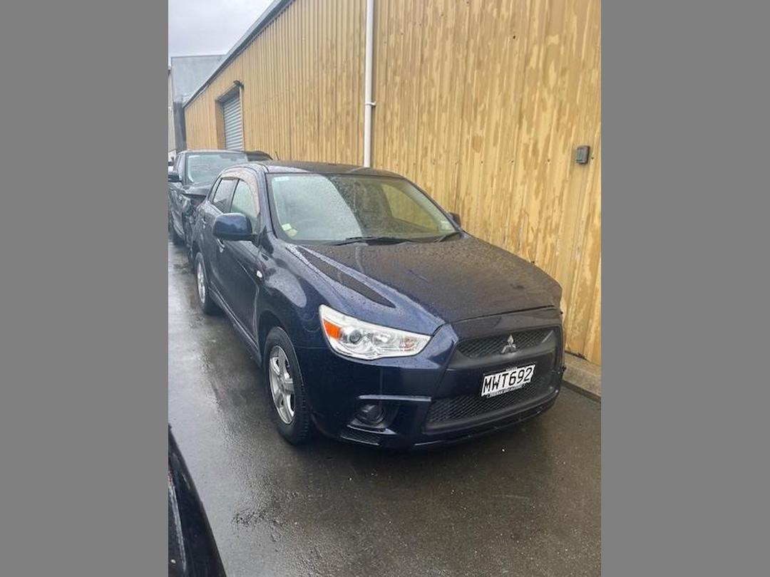 Photo '2' of Mitsubishi RVR