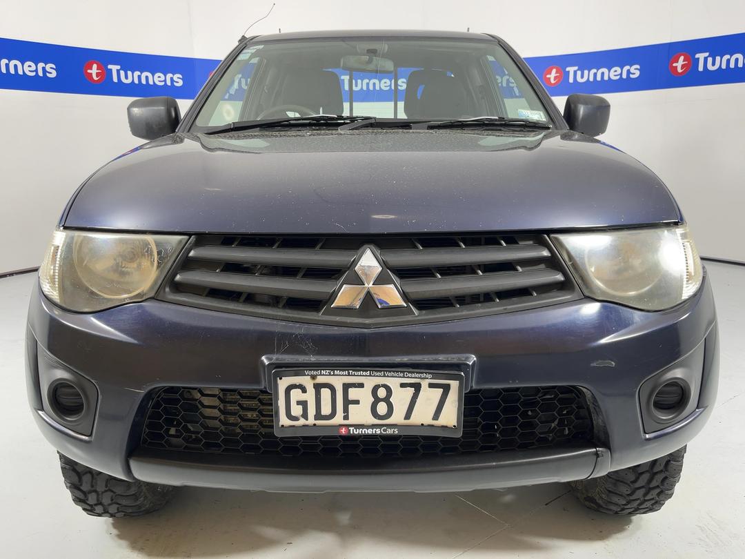 Photo '2' of Mitsubishi Triton