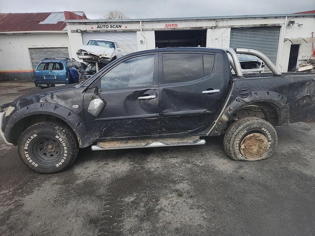 Photo '2' of Mitsubishi Triton D/CAB GLS Photo '2' of Mitsubishi Triton D/CAB GLS