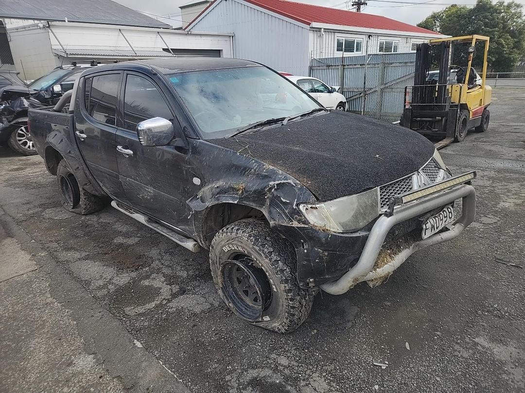 Photo '6' of Mitsubishi Triton D/CAB GLS Photo '6' of Mitsubishi Triton D/CAB GLS