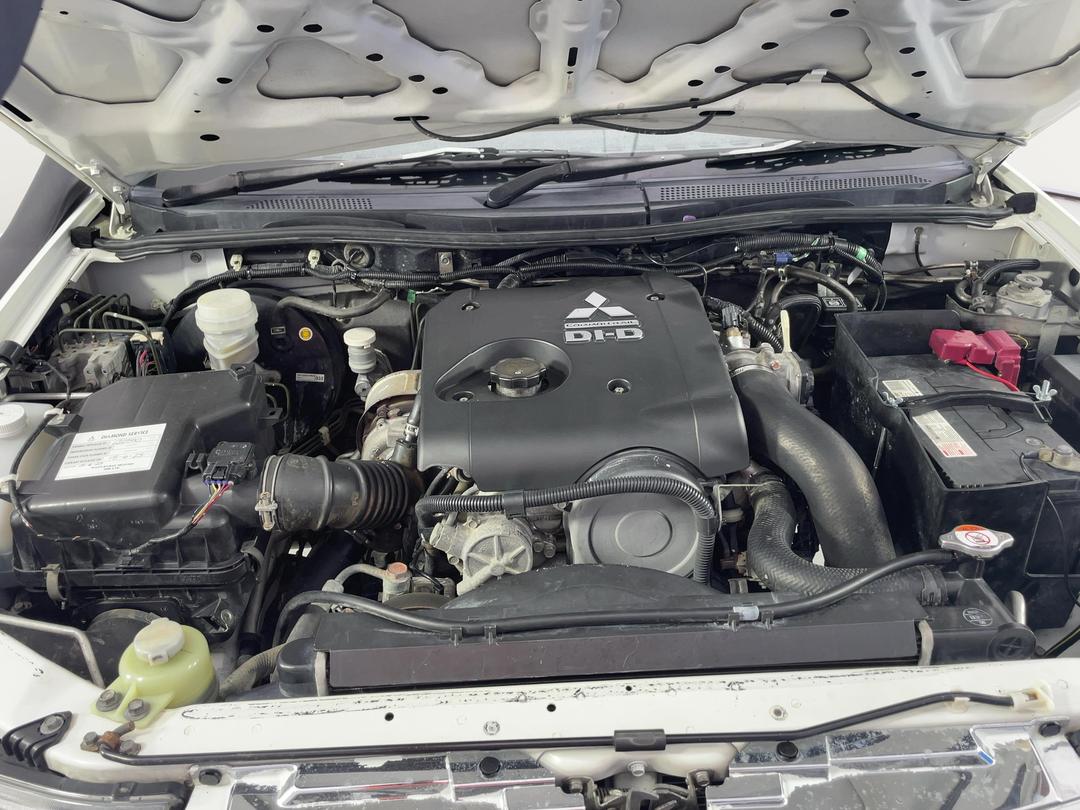 Photo '13' of Mitsubishi Triton