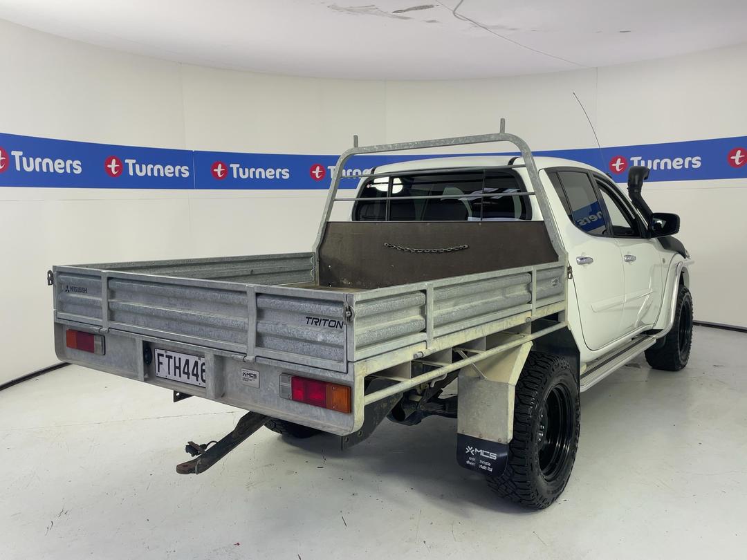 Photo '7' of Mitsubishi Triton