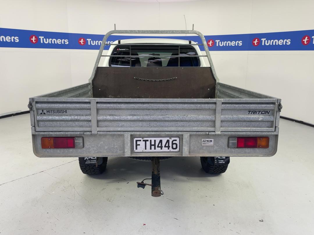 Photo '6' of Mitsubishi Triton
