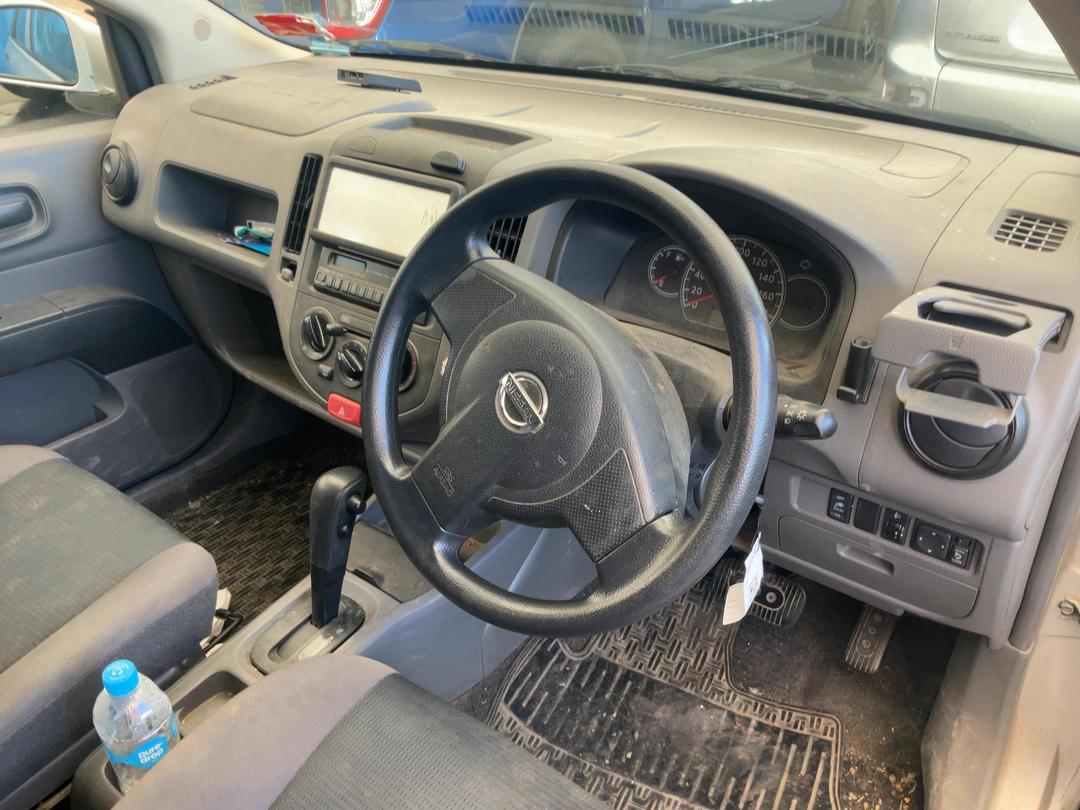 Photo '28' of Nissan AD