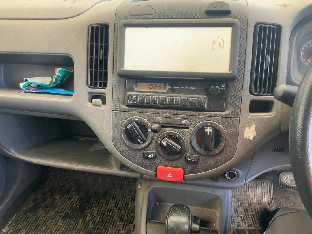 Photo '30' of Nissan AD