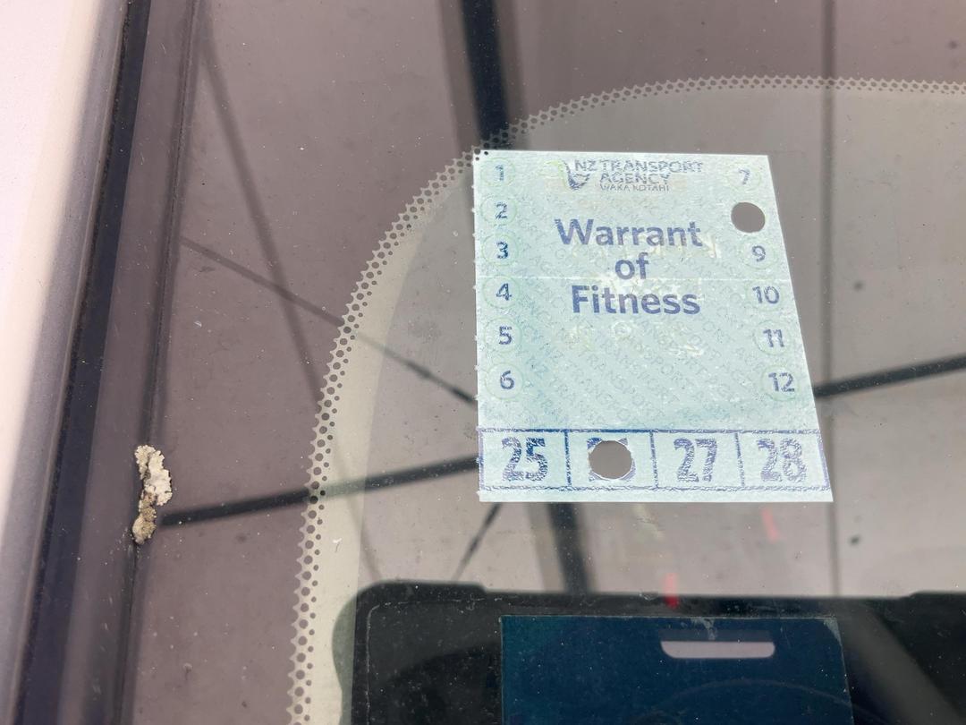 Photo '32' of Nissan AD