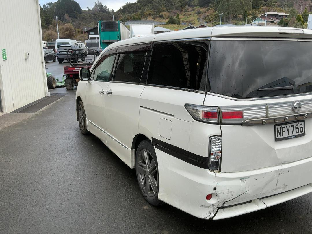 Photo '5' of Nissan Elgrand Rider
