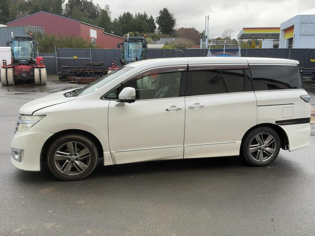 Photo '6' of Nissan Elgrand Rider