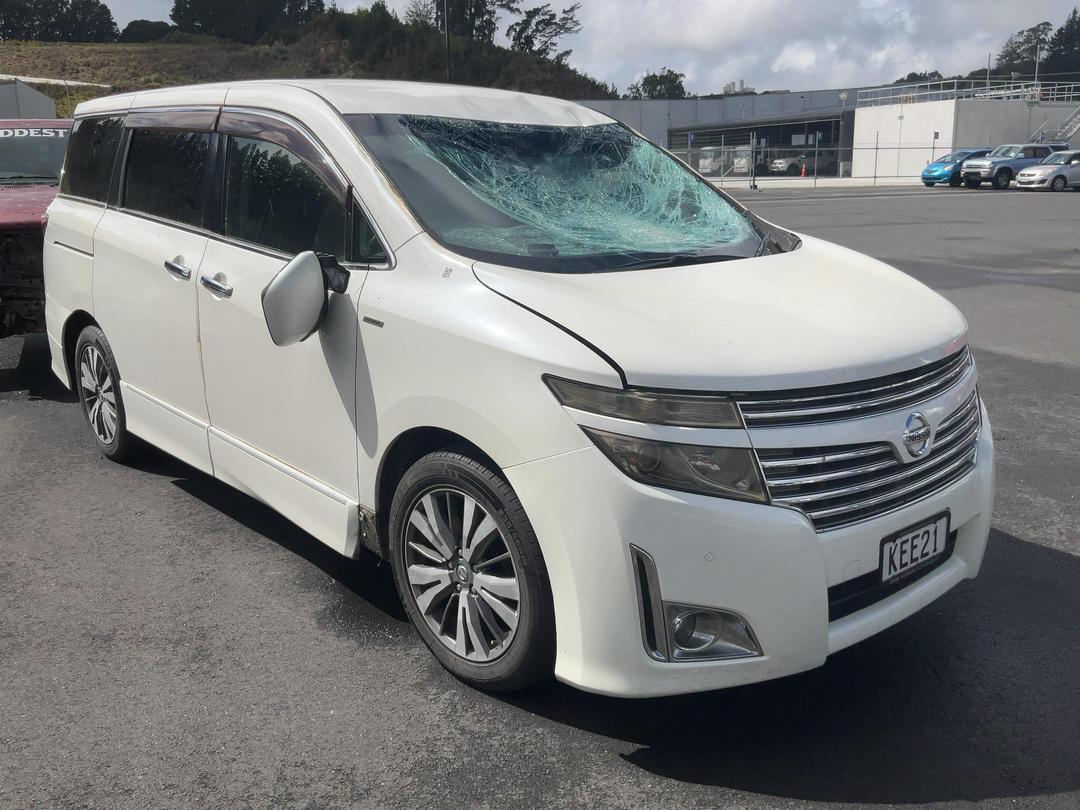 Photo '2' of Nissan Elgrand