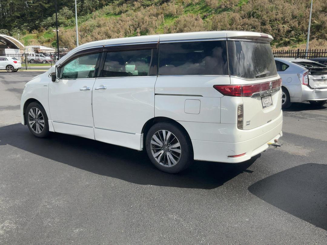 Photo '7' of Nissan Elgrand