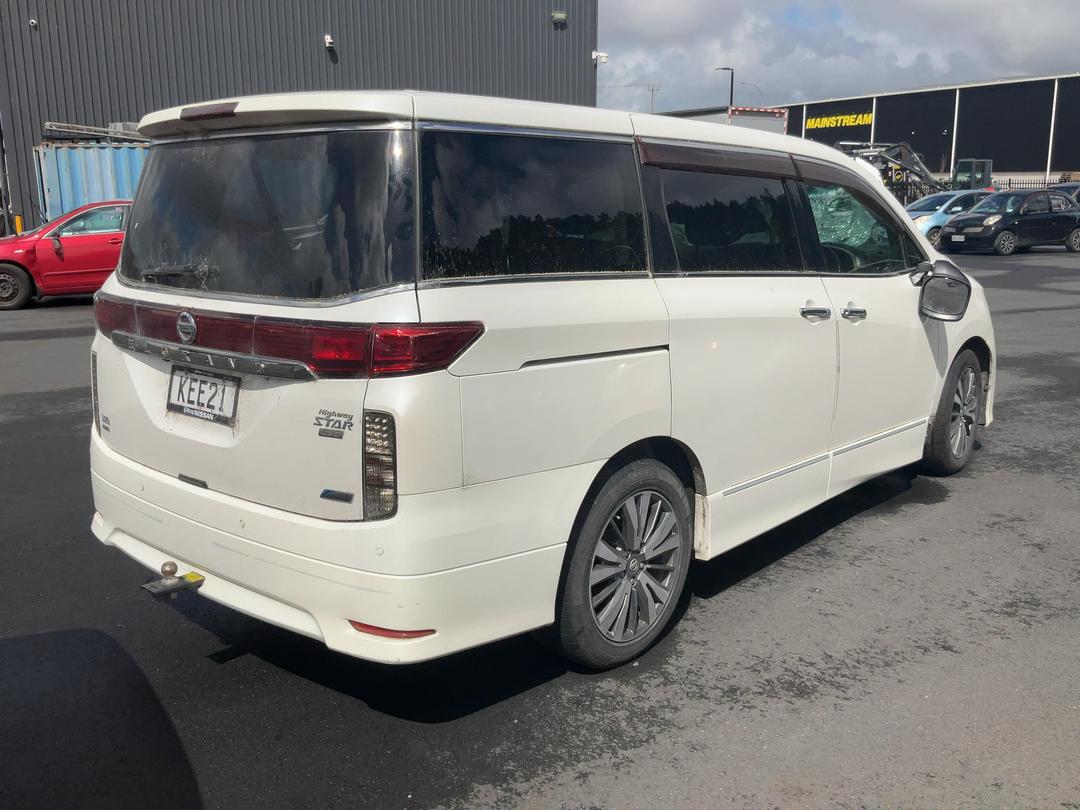 Photo '9' of Nissan Elgrand