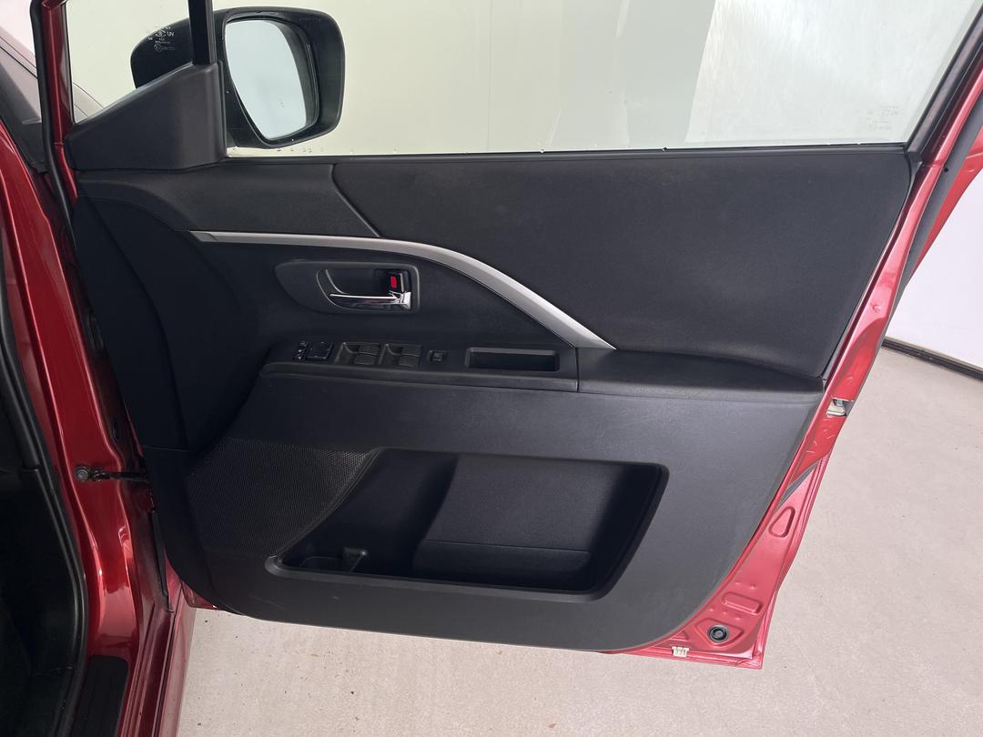 Photo '15' of Nissan Lafesta