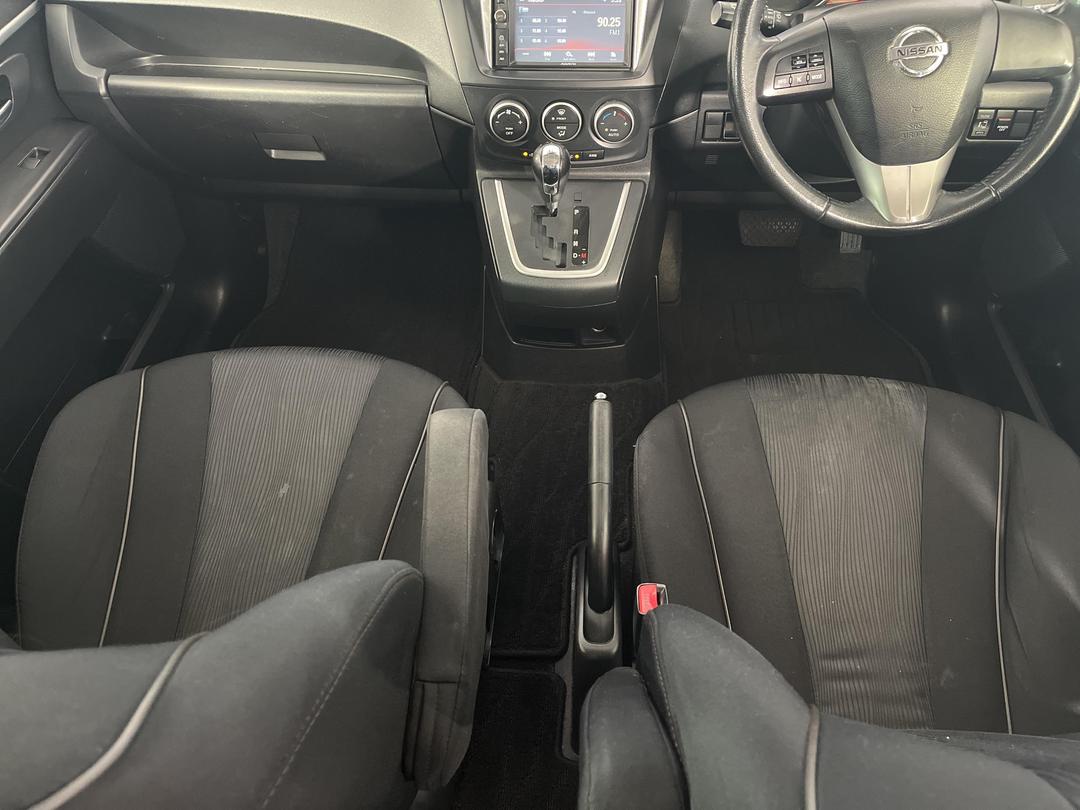 Photo '18' of Nissan Lafesta