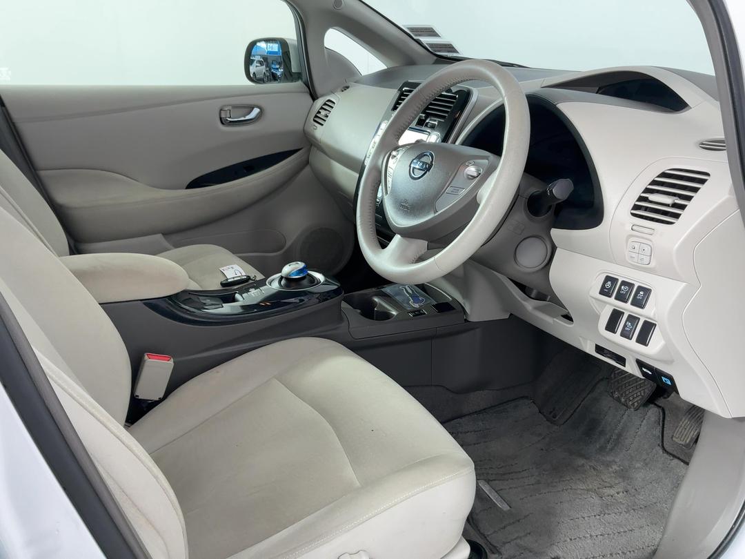 Photo '16' of Nissan Leaf