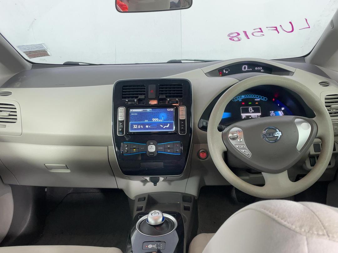 Photo '17' of Nissan Leaf