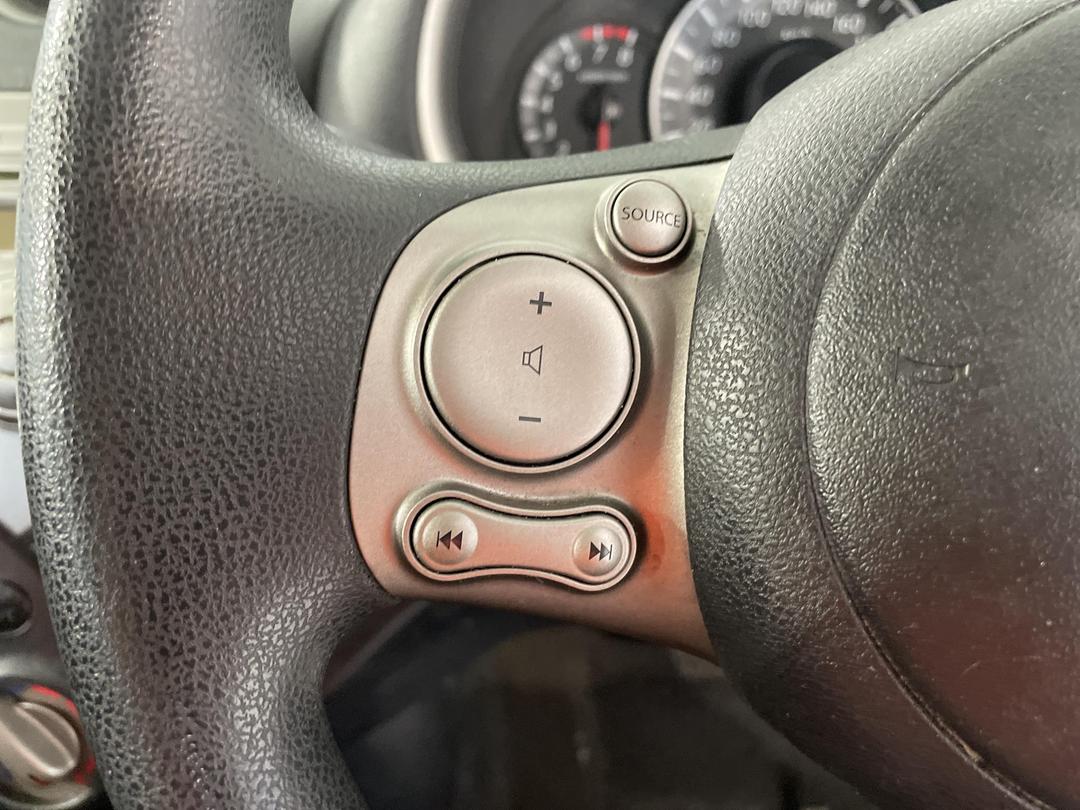 Photo '25' of Nissan Micra