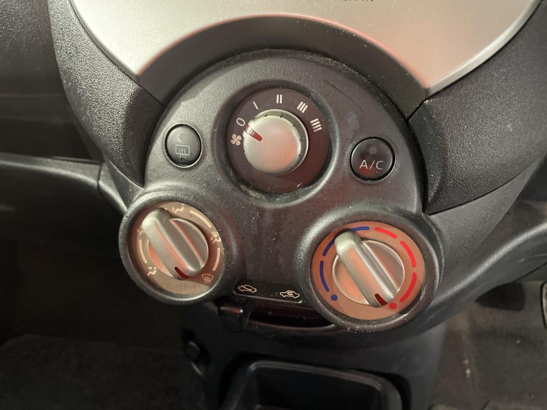 Photo '28' of Nissan Micra