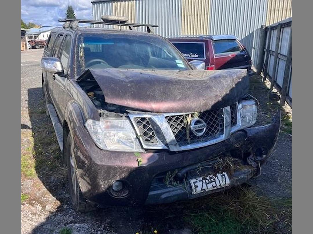 Photo '5' of Nissan Navara D/C ST-X