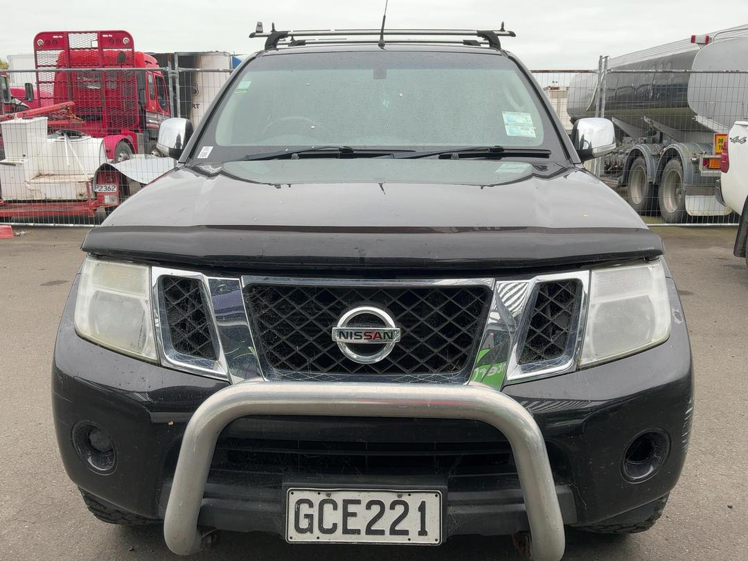Photo '3' of Nissan Navara D/C ST-X Photo '3' of Nissan Navara D/C ST-X