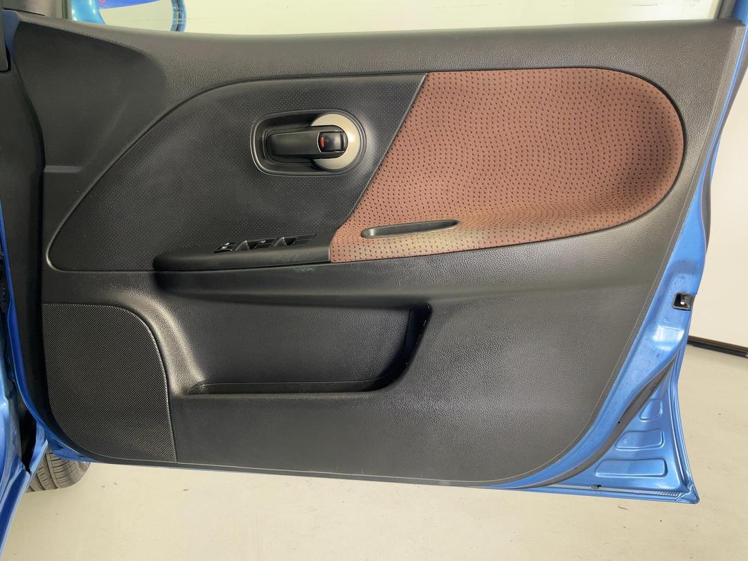 Photo '15' of Nissan Note