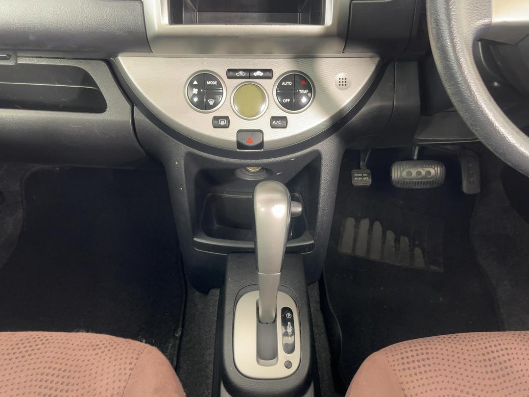 Photo '18' of Nissan Note