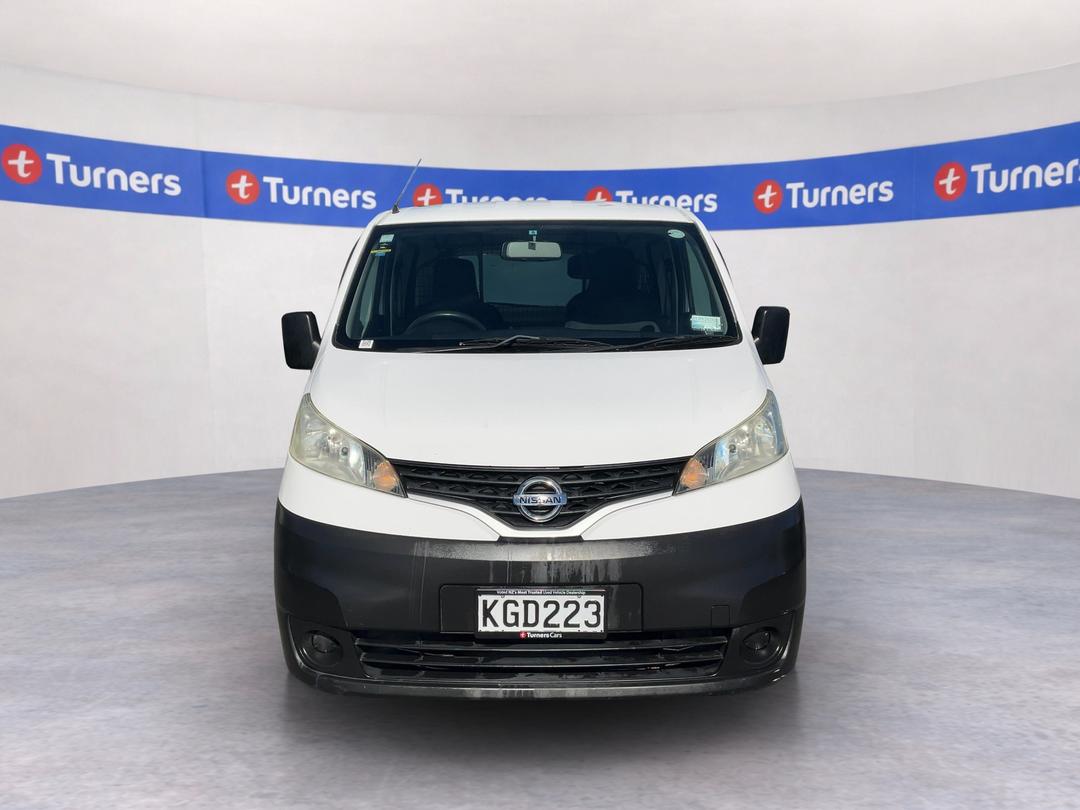 Photo '2' of Nissan NV200