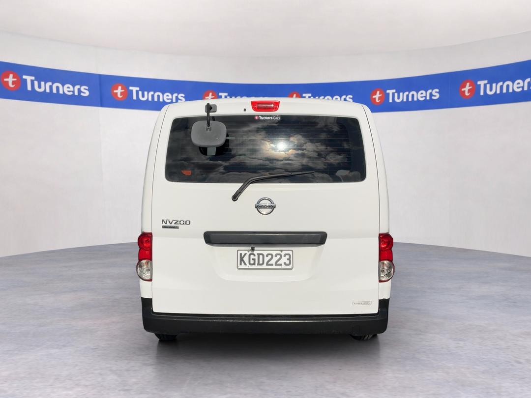 Photo '6' of Nissan NV200