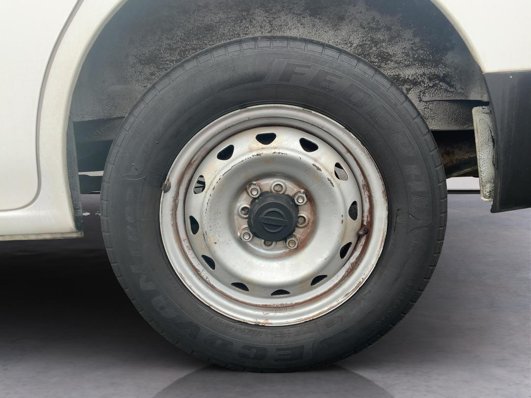 Photo '11' of Nissan NV200