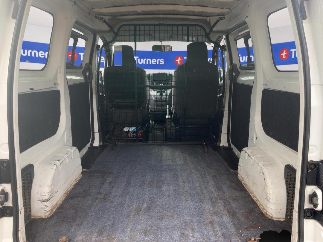 Photo '14' of Nissan NV200