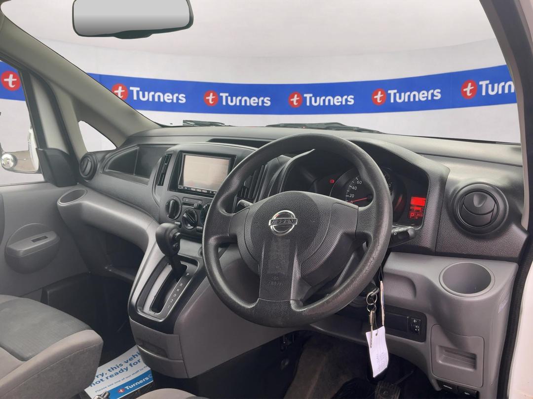Photo '17' of Nissan NV200