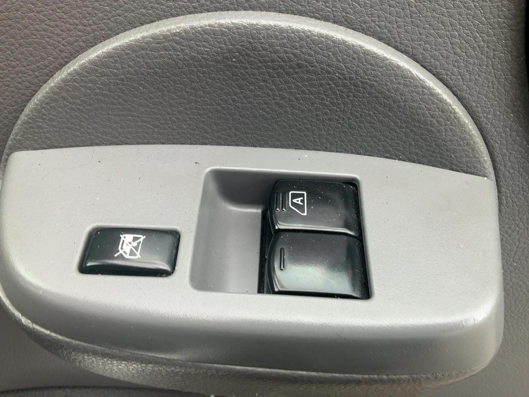 Photo '25' of Nissan NV200