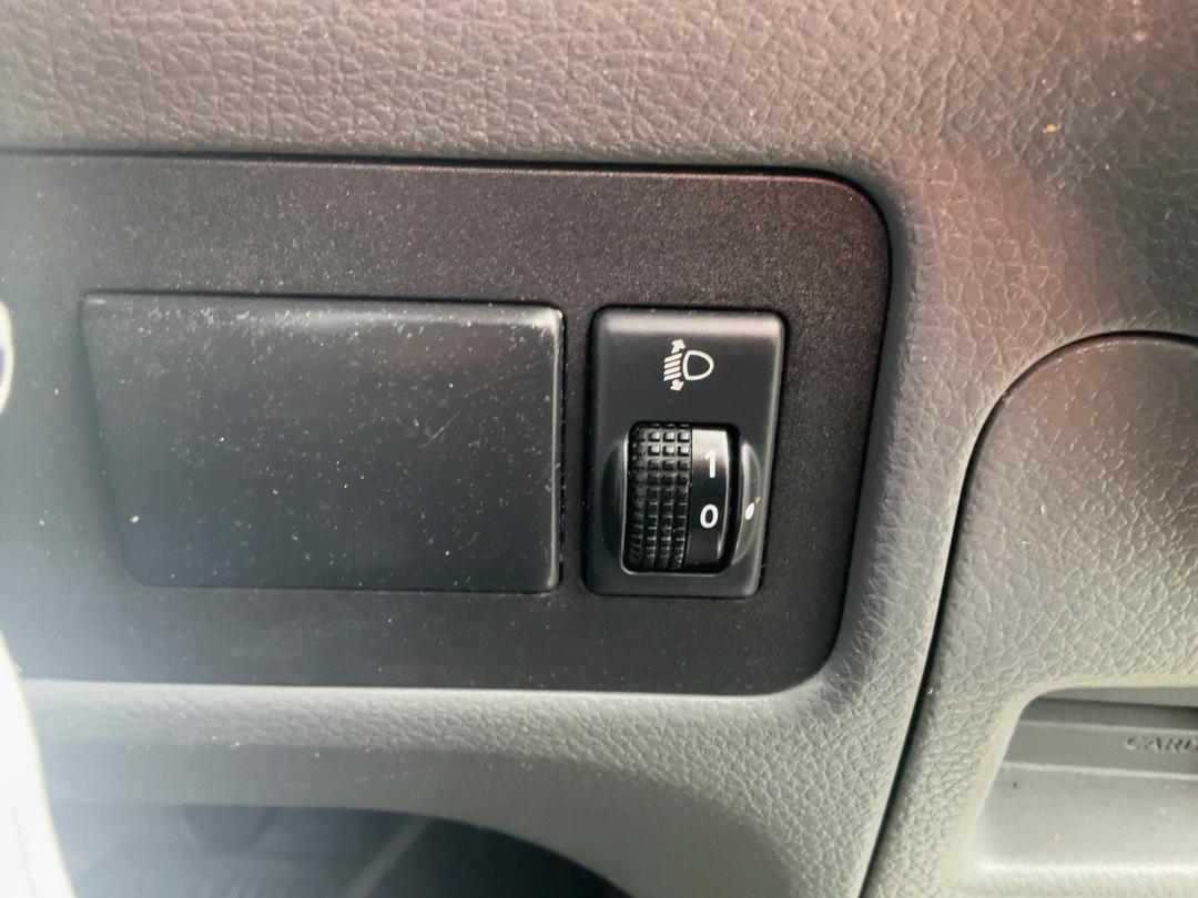 Photo '27' of Nissan NV200