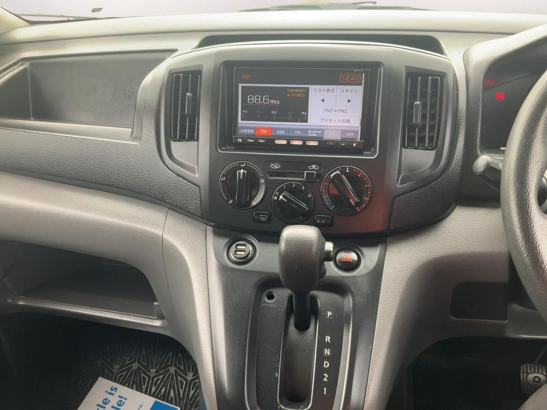 Photo '30' of Nissan NV200