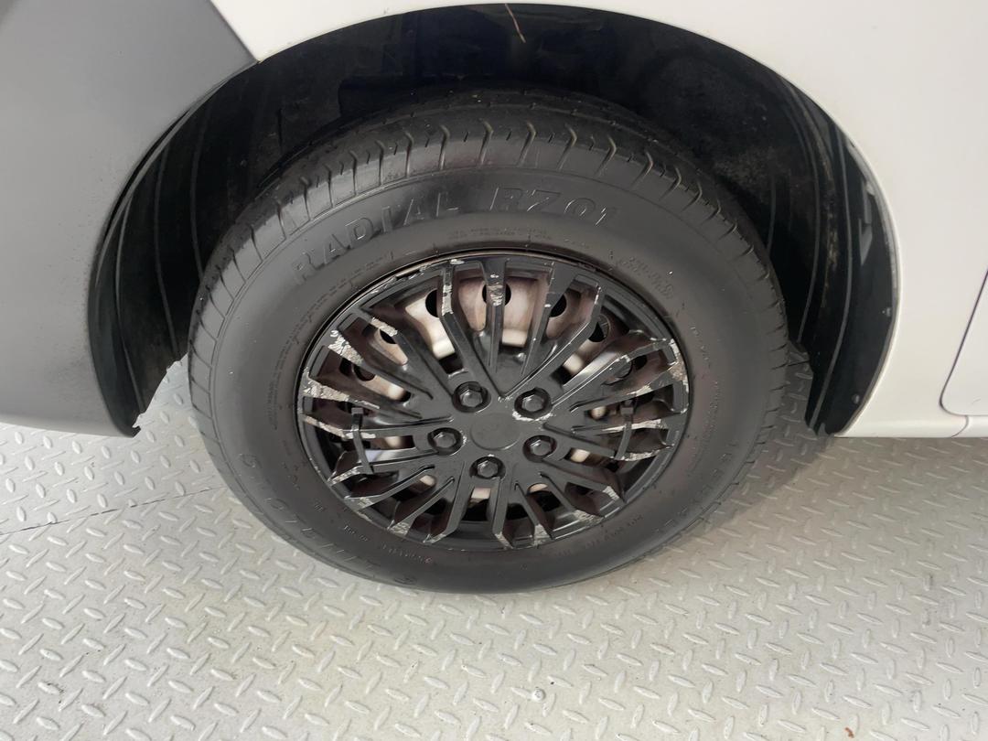 Photo '10' of Nissan NV200