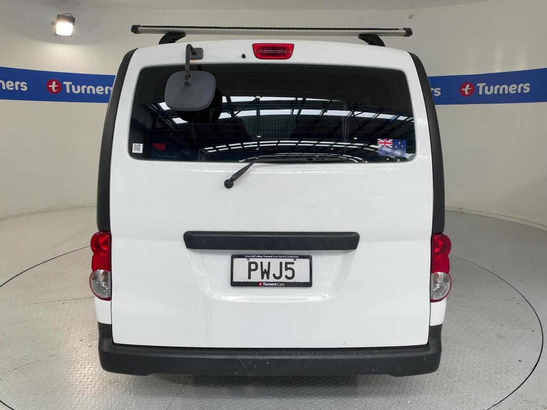 Photo '6' of Nissan NV200